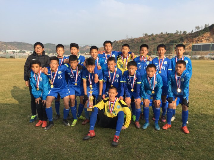 【新闻】2017年昆明市中学生"奋进杯"u14足球锦标赛圆满落幕