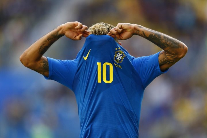 【心情】内马尔进球后为何掩面而泣,看过场上这一幕你就明白了