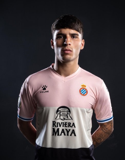 装备武颜六色西班牙人发布新赛季主客场球衣