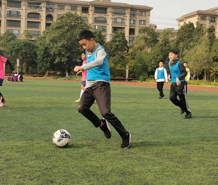 仁泽学校班级联赛激情开战